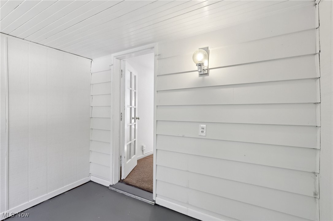 2187 Barrington Road Cleveland, OH 44118 - Photo 30 of 50