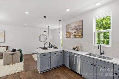 $450,000 | 151 South Sycamore Street, Charlotte, NC 28202