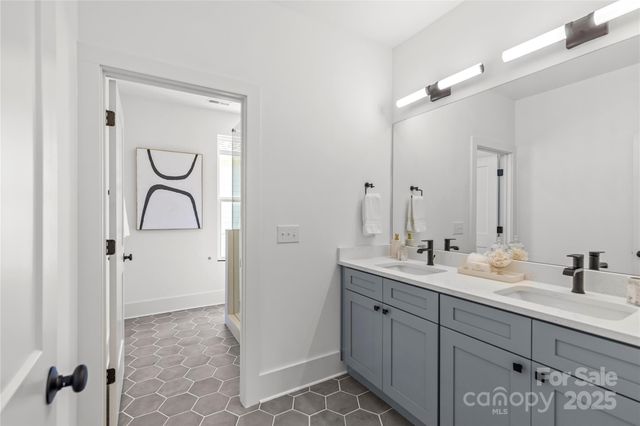 $450,000 | 151 South Sycamore Street, Charlotte, NC 28202