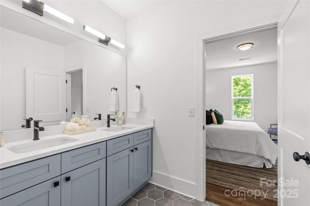 $450,000 | 151 South Sycamore Street, Charlotte, NC 28202