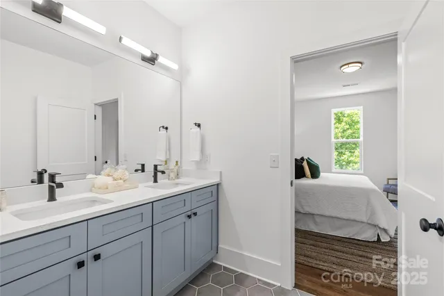 $450,000 | 151 South Sycamore Street, Charlotte, NC 28202