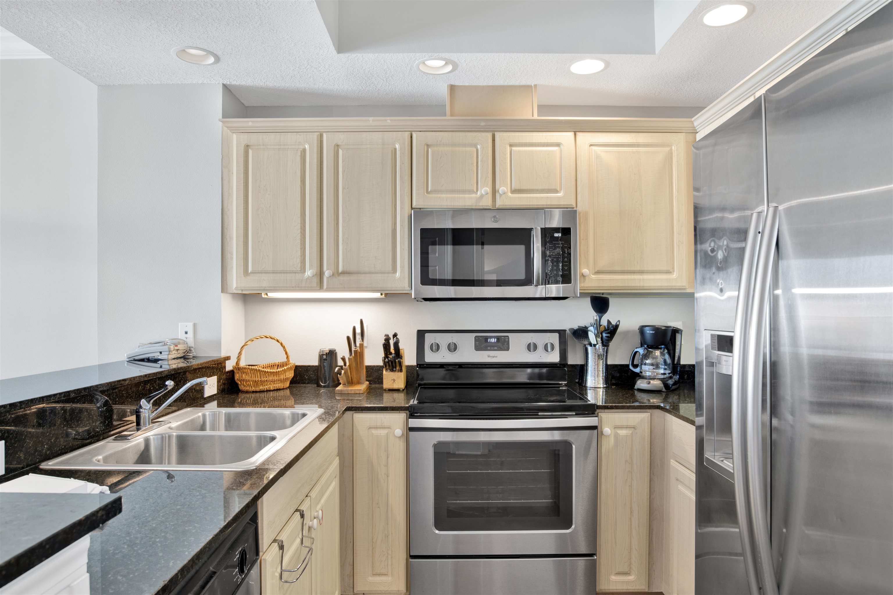 921 West Beach Boulevard, Unit 603 Gulf Shores, AL 36542 - Photo 20 of 26 Kitchen