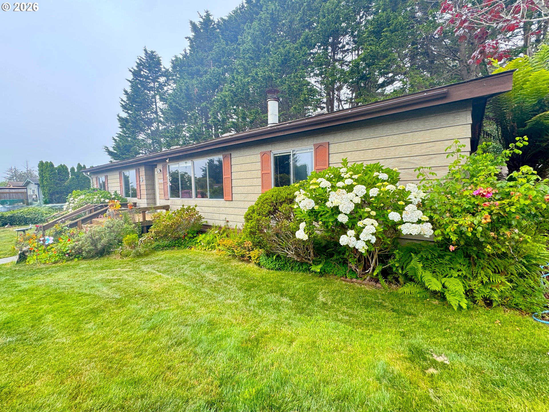 1029 Fifield Street Brookings, OR 97415 - Photo 4 of 44 Exterior