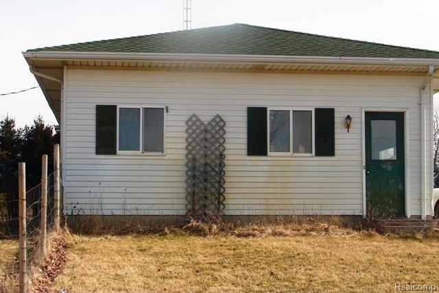 5211 East Burnside Road North Branch, MI 48461 - Photo 2 of 9 2Side of home.jpg