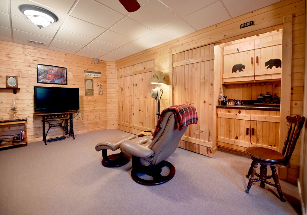 31 Lance Crossing Road Blairsville, GA 30512 - Photo 48 of 52 a room with furniture and gym equipment