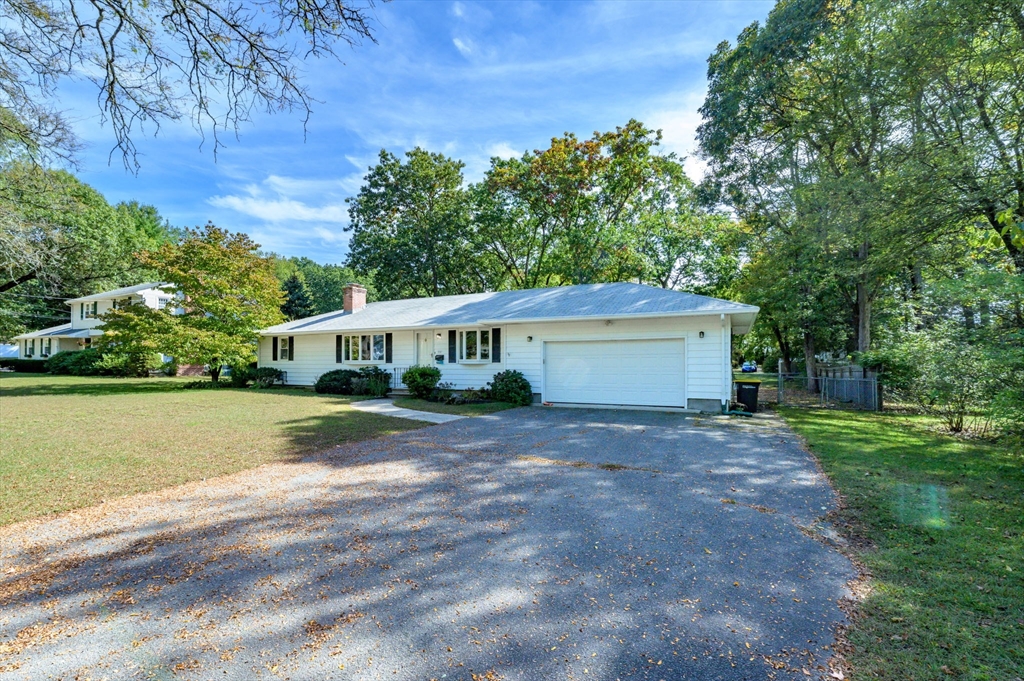 557 Maple Road, Unit 1 Longmeadow, MA 01106 - Photo 3 of 42