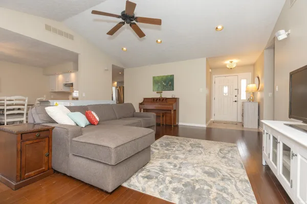 $305,000 | 11000 East Kramers Drive, Evansville, IN 47712