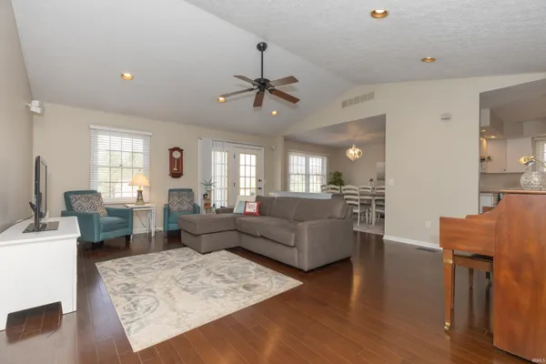 $305,000 | 11000 East Kramers Drive, Evansville, IN 47712