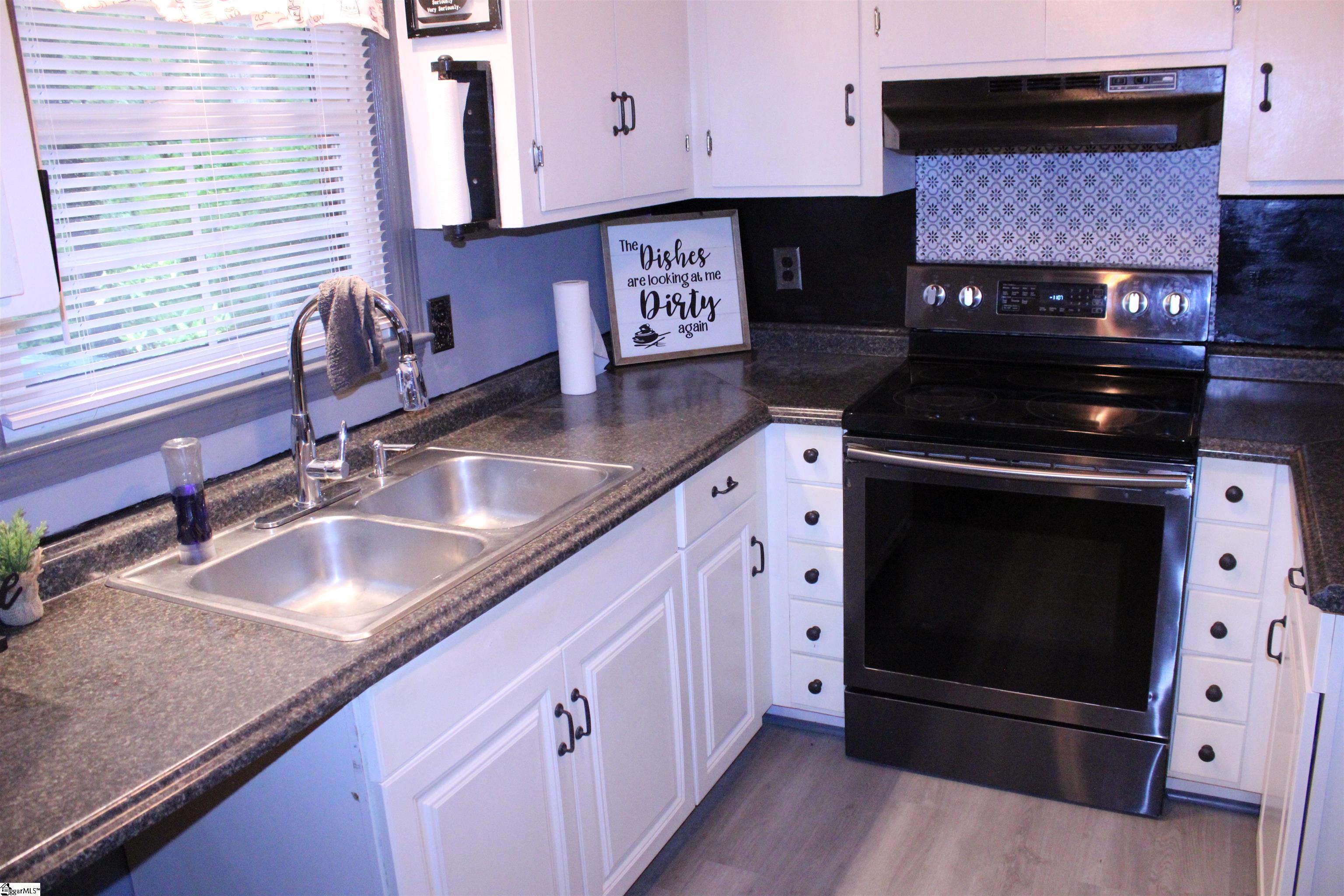 108 Spring Valley Road Pickens, SC 29671 - Photo 7 of 44