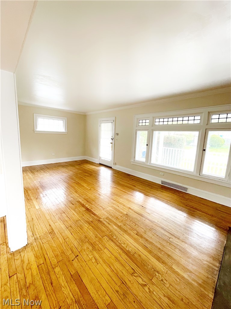 3345 Sylvanhurst Road Cleveland Heights, OH 44112 - Photo 8 of 16