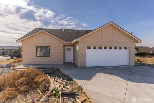 $355,000 | 420 Koala Avenue East, Omak, WA 98841