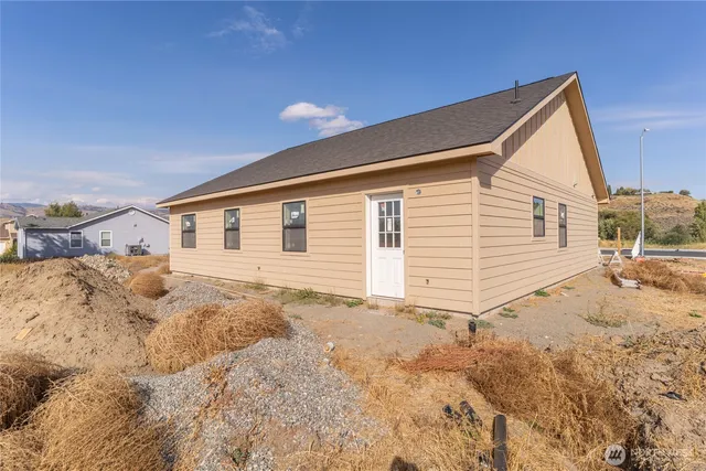 $355,000 | 420 Koala Avenue East, Omak, WA 98841