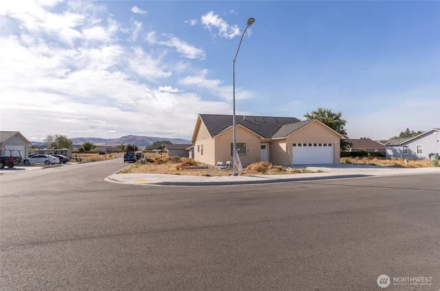 $355,000 | 420 Koala Avenue East, Omak, WA 98841