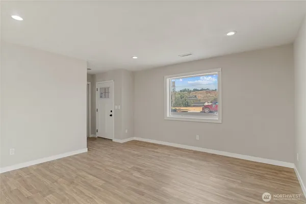 $300,000 | 420 Koala Avenue East, Omak, WA 98841
