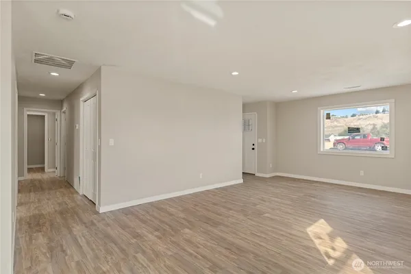 $300,000 | 420 Koala Avenue East, Omak, WA 98841