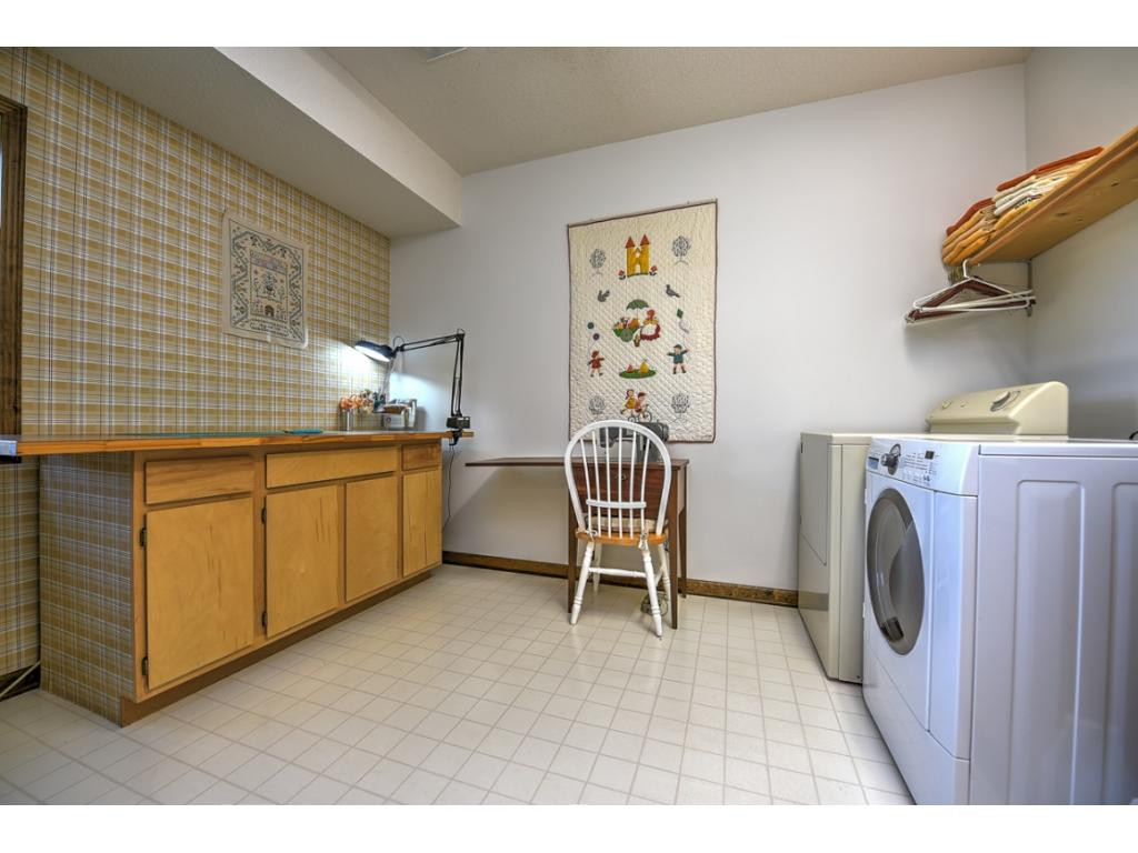 489 Hidden Acres Road Kingsport, TN 37664 - Photo 14 of 30 Huge LaundryUtility Room