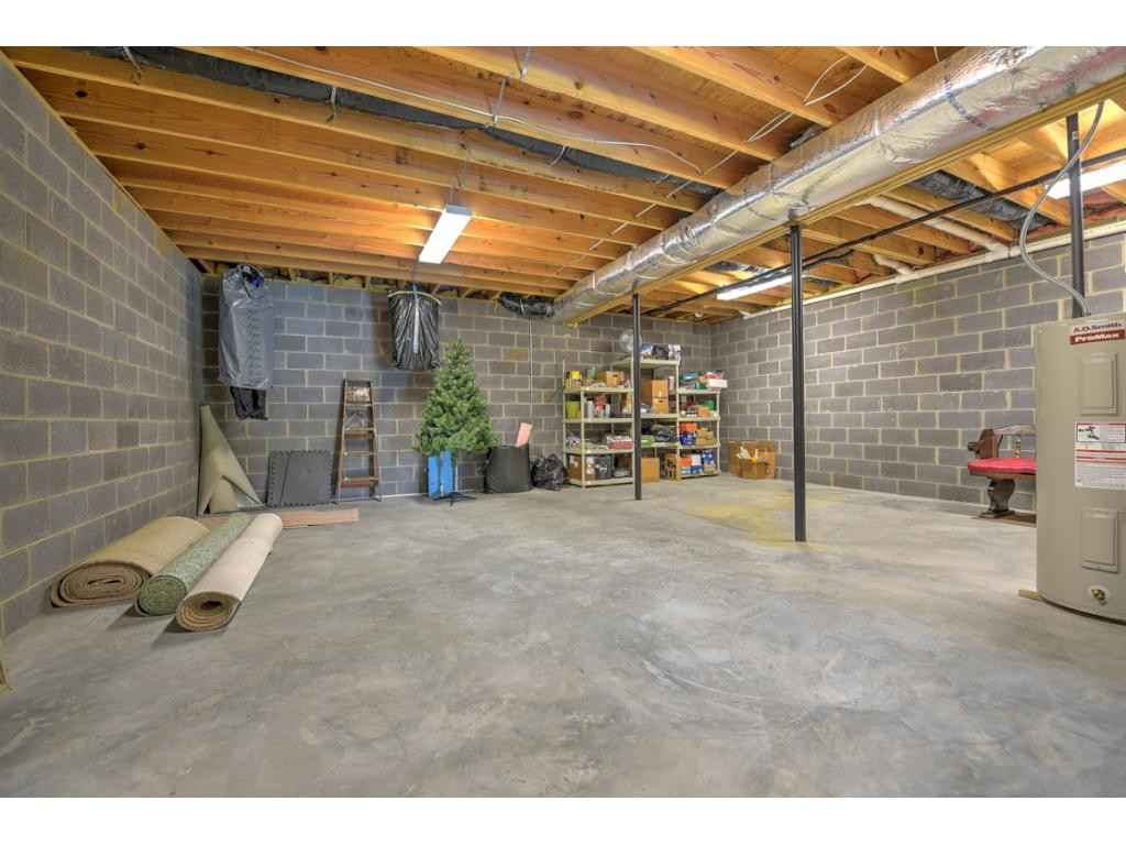 489 Hidden Acres Road Kingsport, TN 37664 - Photo 16 of 30 Great Storage