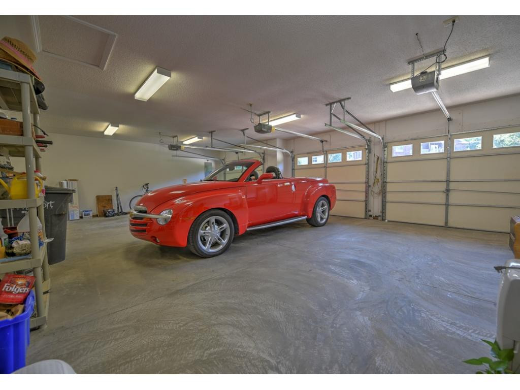 489 Hidden Acres Road Kingsport, TN 37664 - Photo 17 of 30 Three Car Garage