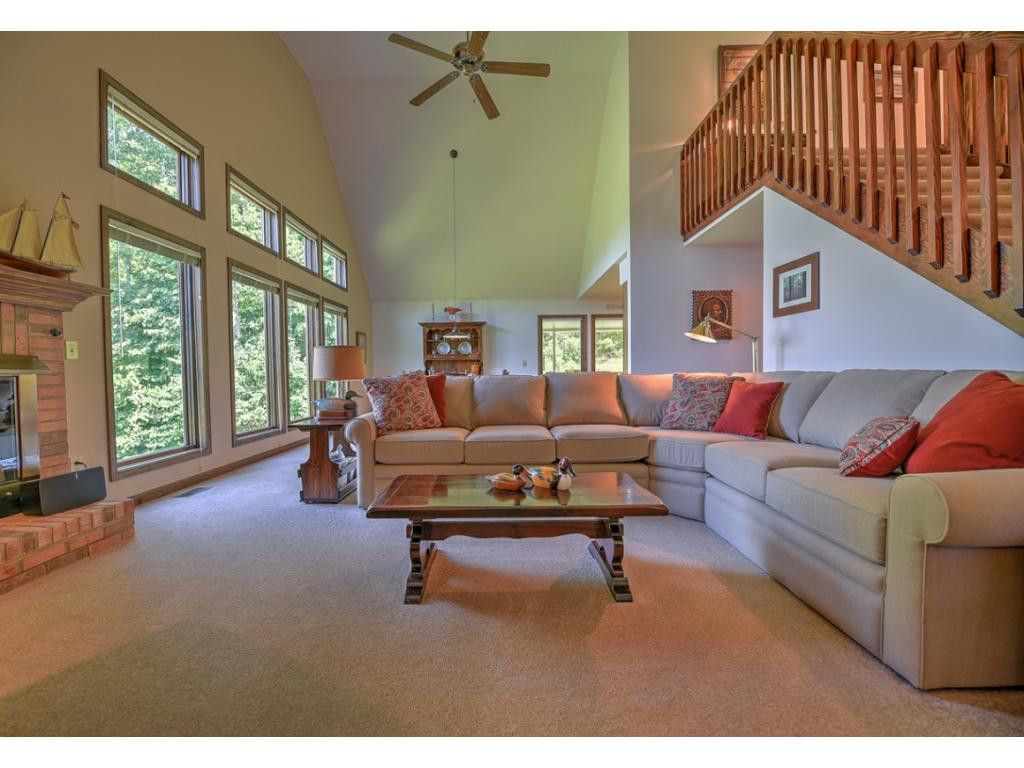 489 Hidden Acres Road Kingsport, TN 37664 - Photo 19 of 30 Living Room