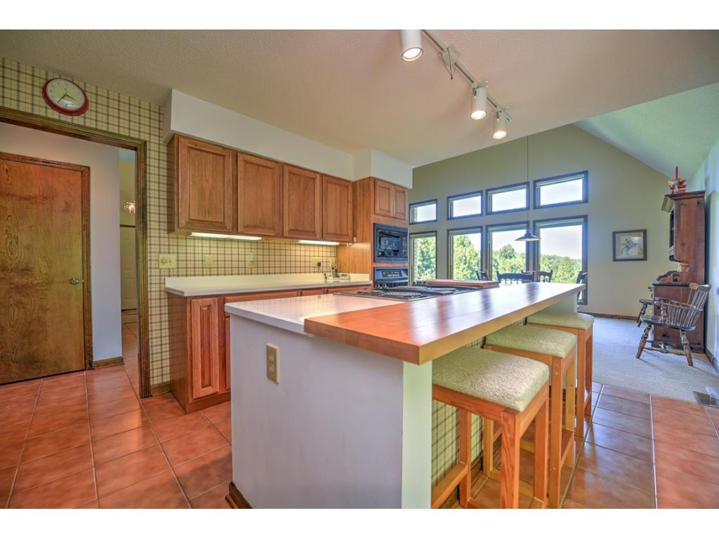 489 Hidden Acres Road Kingsport, TN 37664 - Photo 6 of 30 Kitchen To Dining