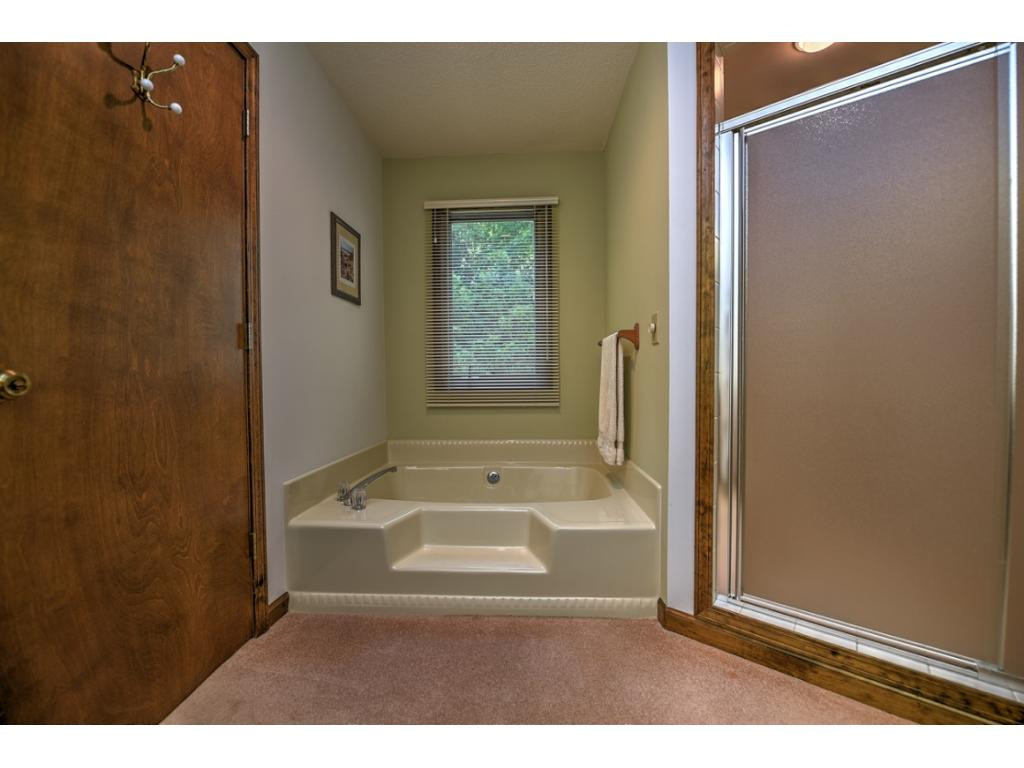 489 Hidden Acres Road Kingsport, TN 37664 - Photo 9 of 30 Master Bath