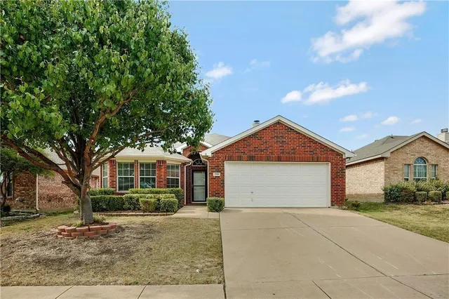 $317,500 | 3708 Vista Greens Drive, Fort Worth, TX 76244