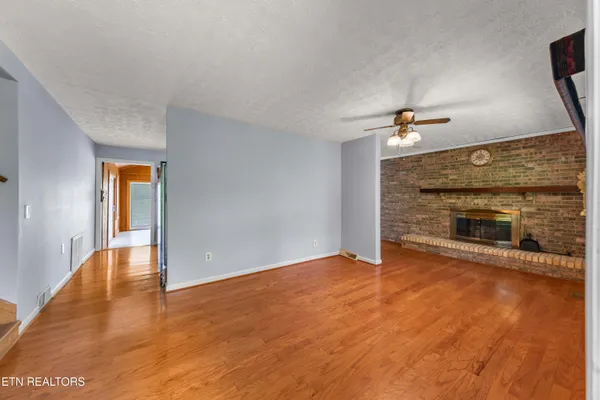 $338,500 | 150 Lillywood Drive, La Follette, TN 37766