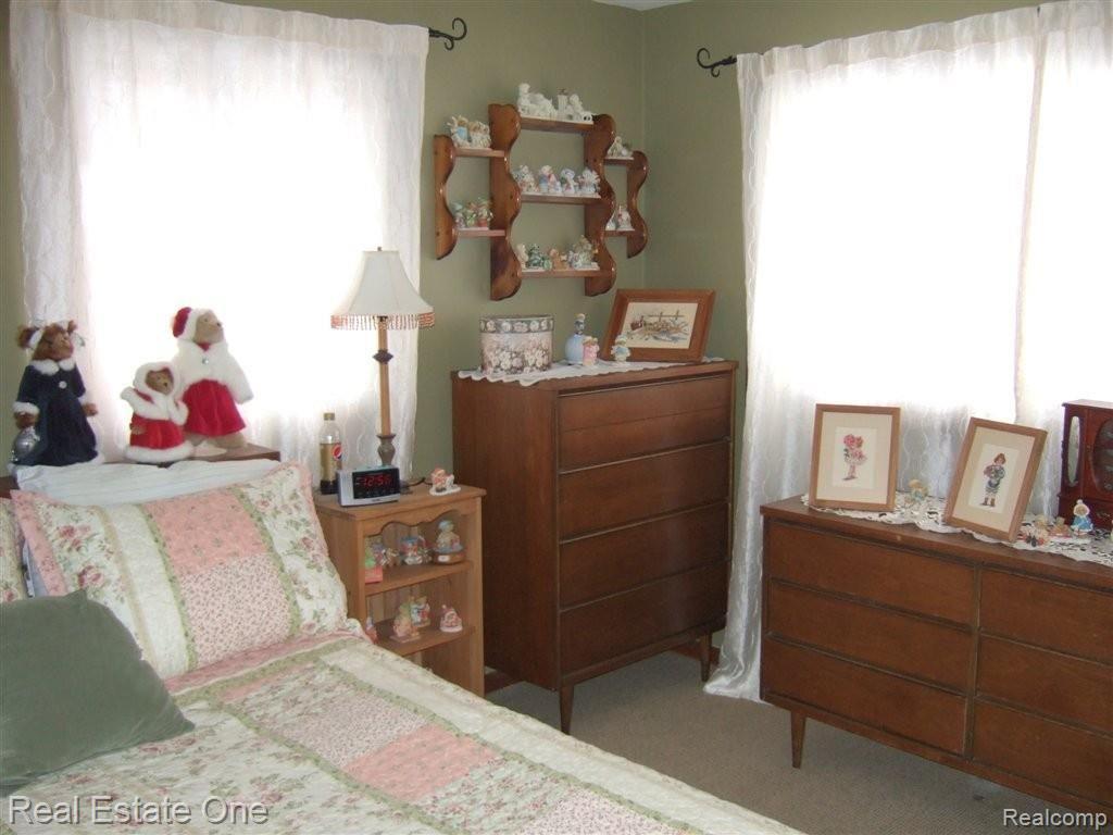 2377 Oklahoma Avenue Rochester, MI 48309 - Photo 8 of 15 bed 3.JPG