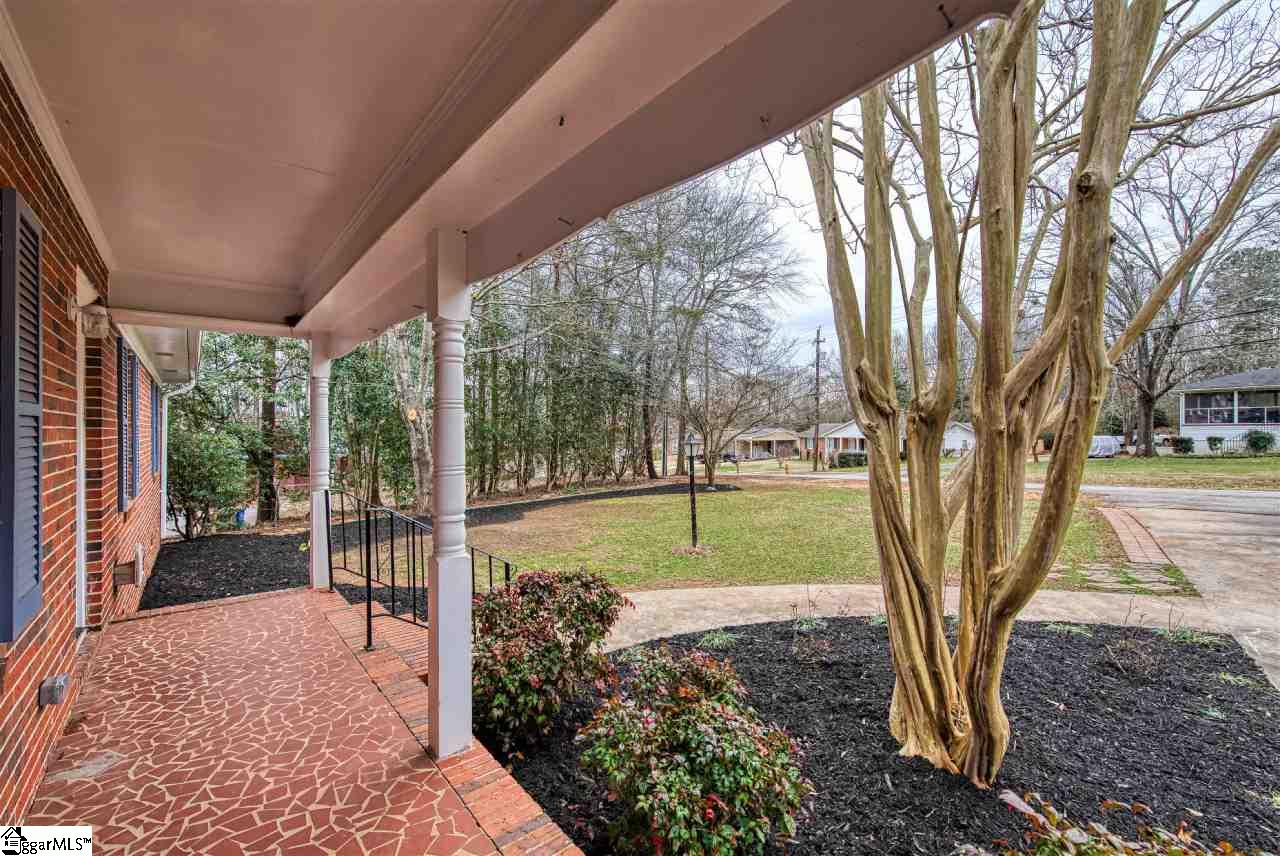 138 Duncan Chapel Road Greenville, SC 29617 - Photo 4 of 36 Gallery Image 4