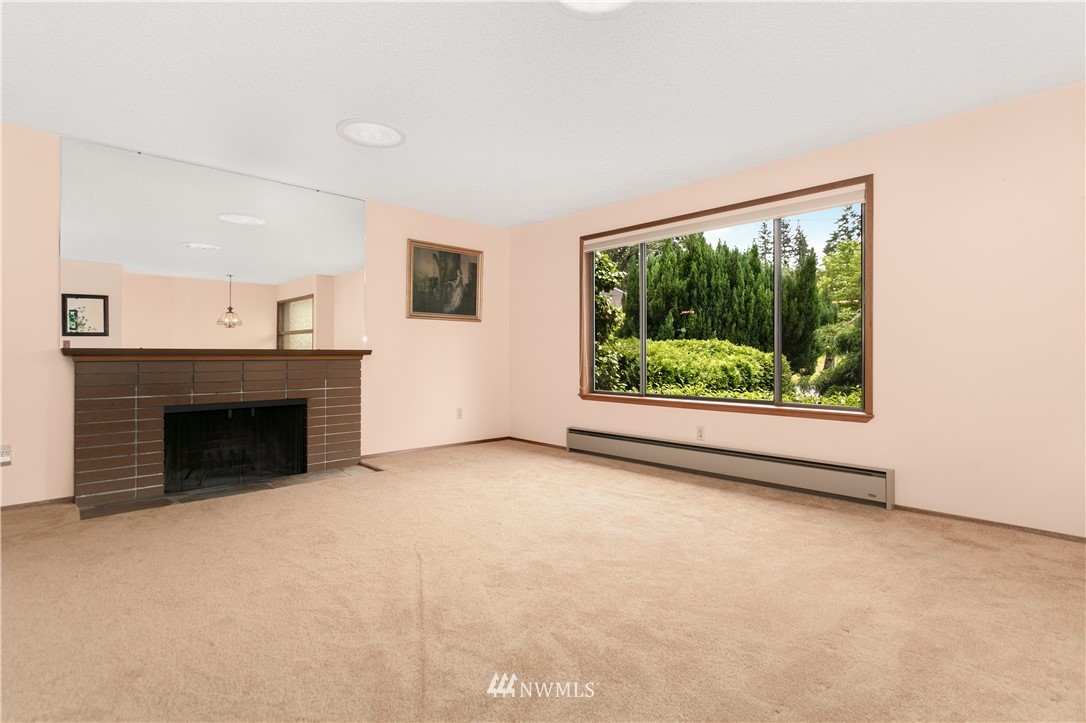 9411 215th Street Southwest Edmonds, WA 98020 - Photo 2 of 25 Gallery Image 2