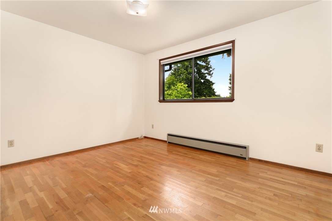 9411 215th Street Southwest Edmonds, WA 98020 - Photo 11 of 25 Gallery Image 11