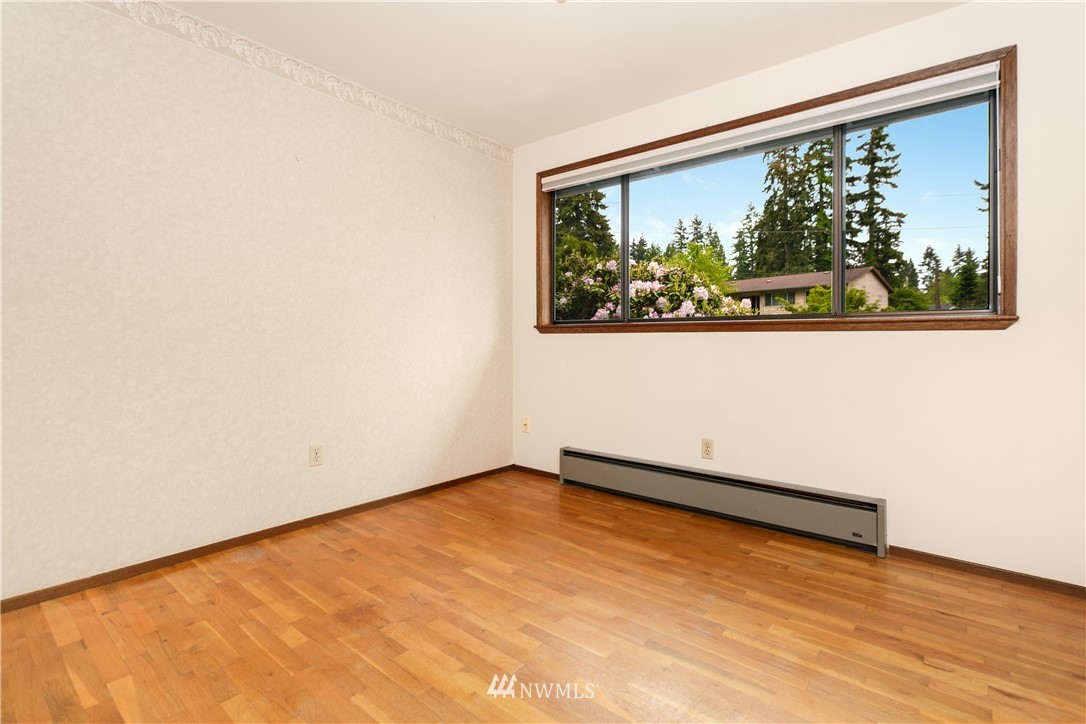 9411 215th Street Southwest Edmonds, WA 98020 - Photo 13 of 25 Gallery Image 13