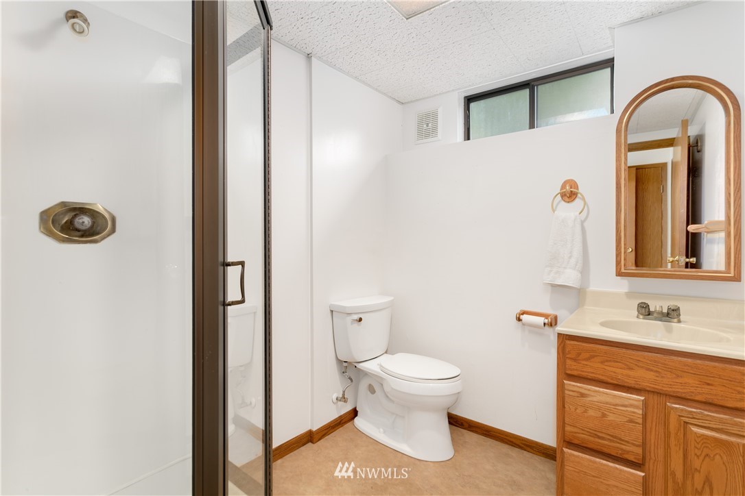 9411 215th Street Southwest Edmonds, WA 98020 - Photo 19 of 25 Gallery Image 19