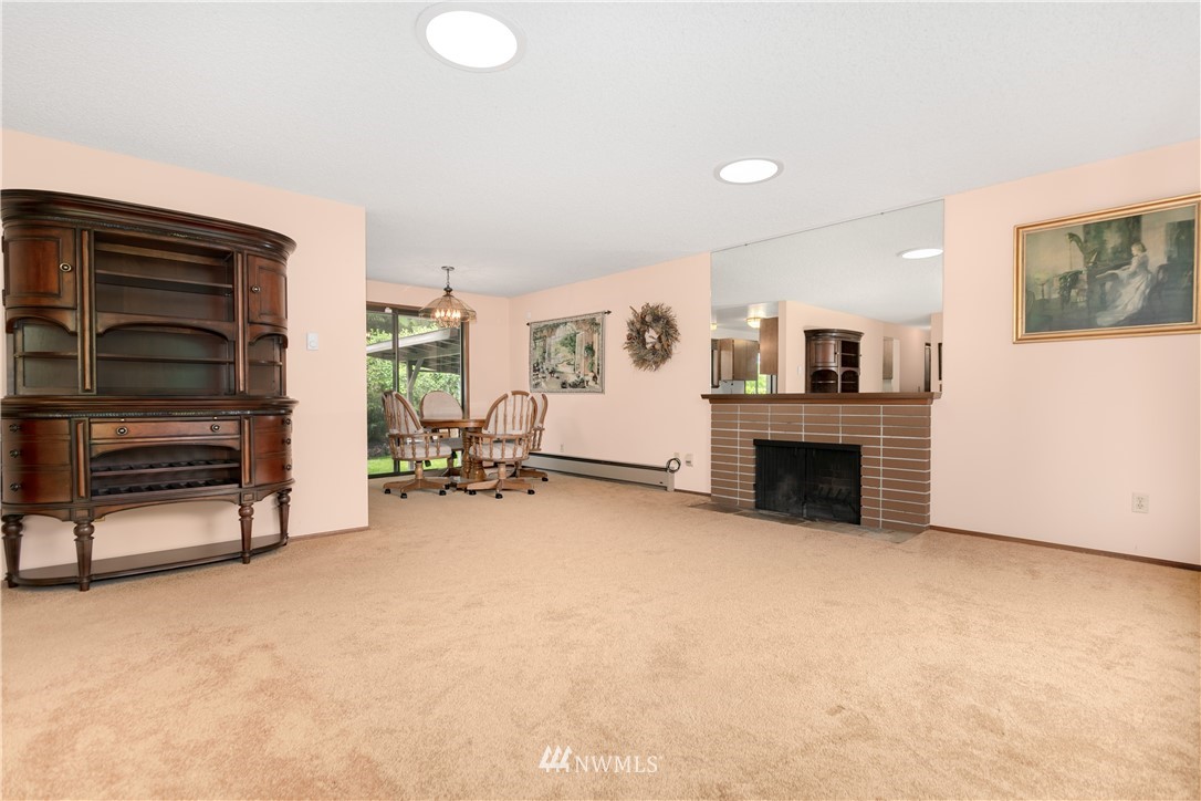 9411 215th Street Southwest Edmonds, WA 98020 - Photo 4 of 25 Gallery Image 4