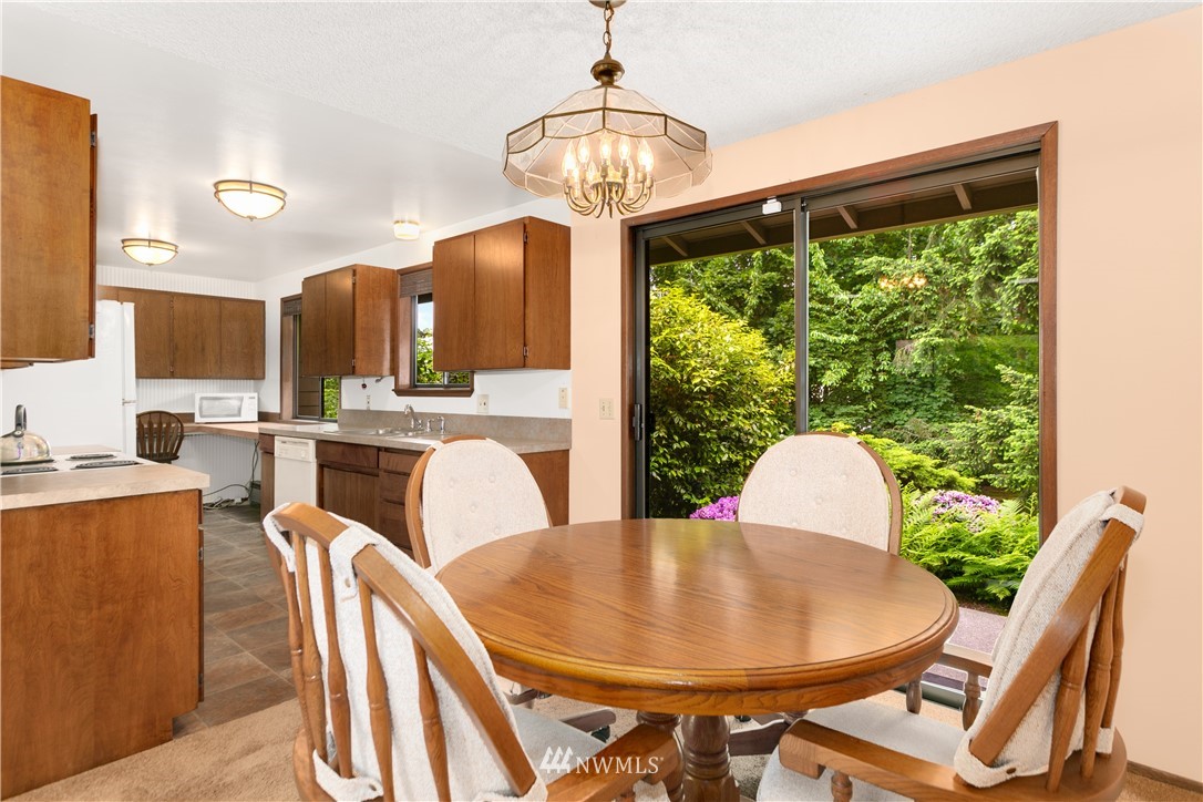 9411 215th Street Southwest Edmonds, WA 98020 - Photo 5 of 25 Gallery Image 5