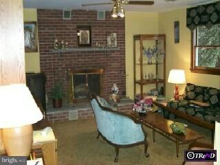 587 Hollow Road Radnor, PA 19087 - Photo 5 of 6