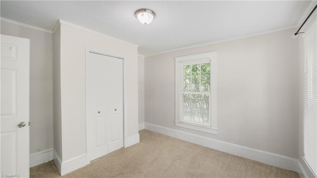 106 Northview Place High Point, NC 27263 - Photo 9 of 50