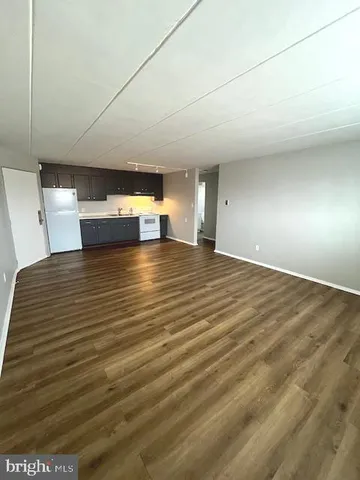 a view of a livingroom with an empty space