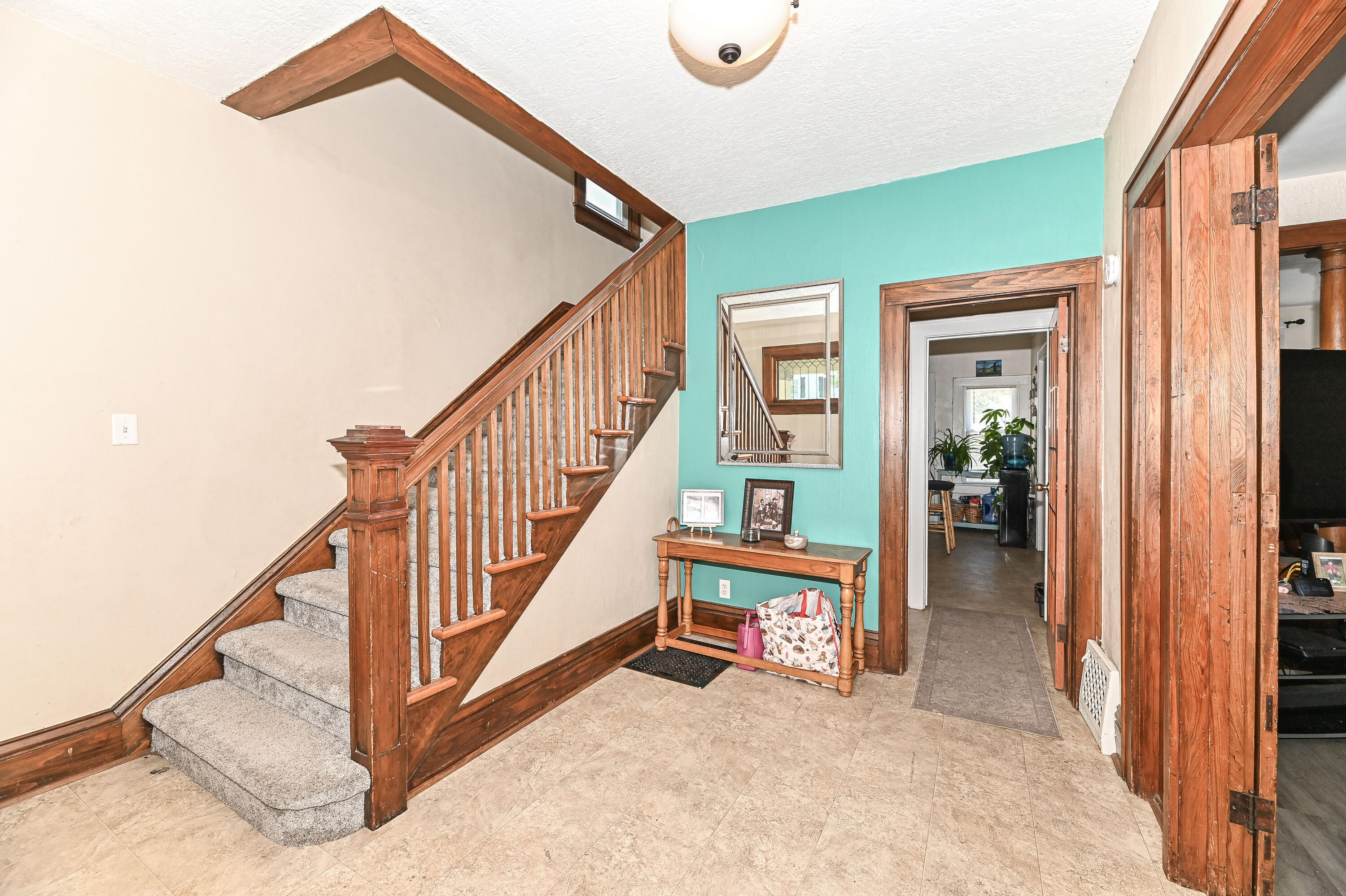 1529 Flett Avenue Racine, WI 53405 - Photo 7 of 33 Flett-8