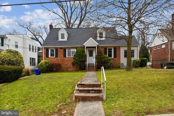 $3,200 | 210 East Hamilton Avenue, Silver Spring, MD 20901