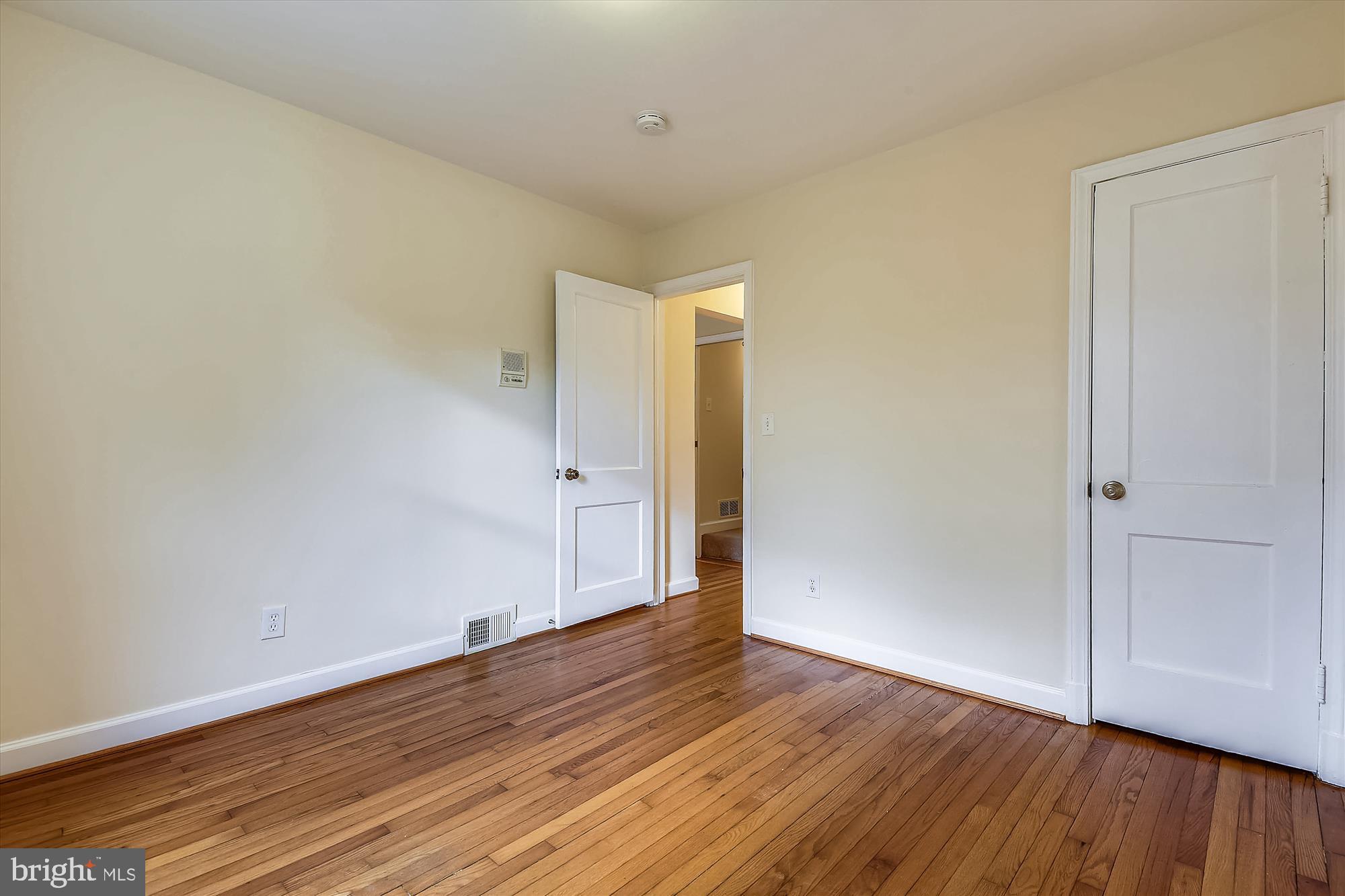 210 East Hamilton Avenue Silver Spring, MD 20901 - Photo 12 of 81