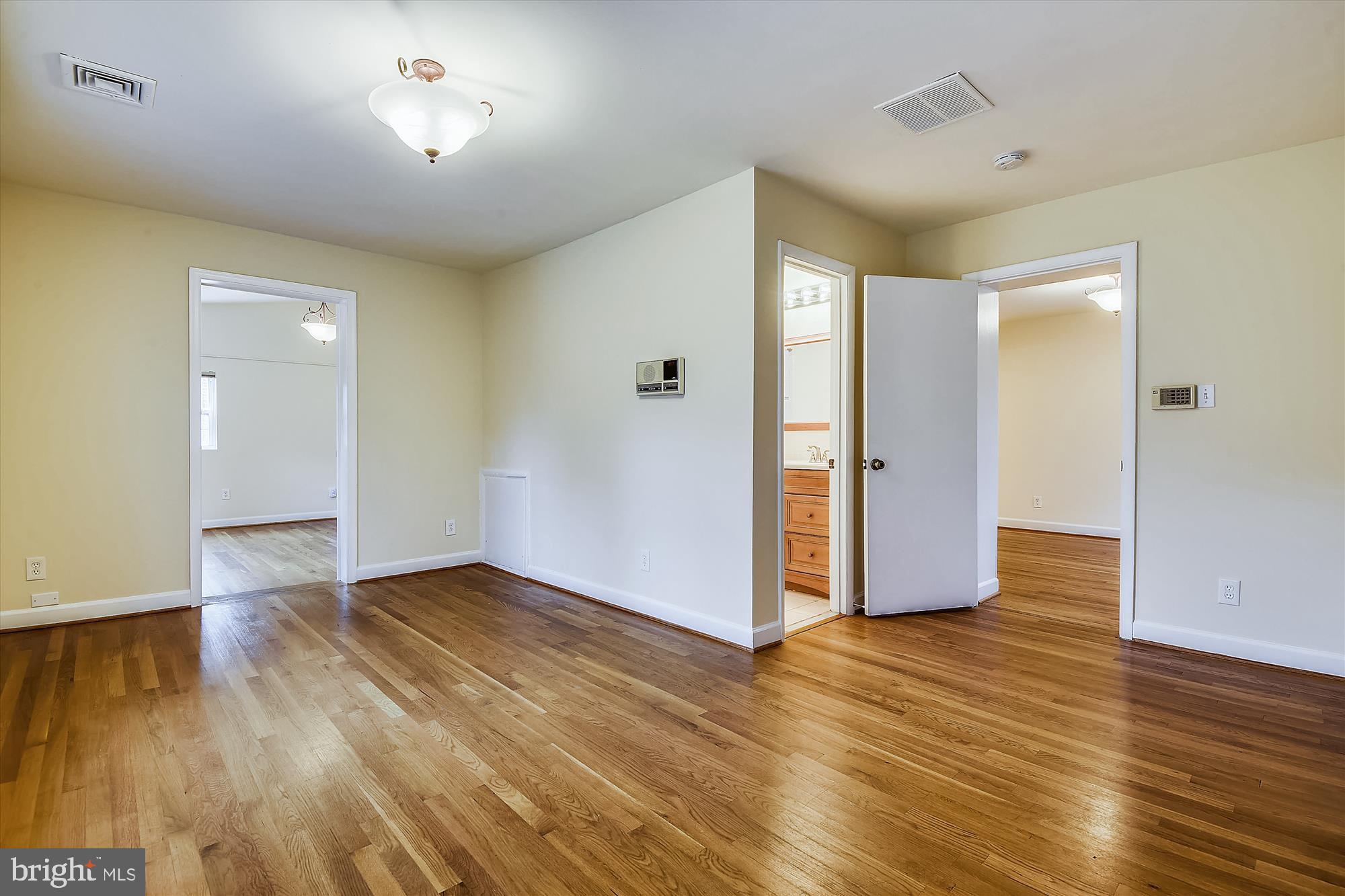 210 East Hamilton Avenue Silver Spring, MD 20901 - Photo 21 of 81