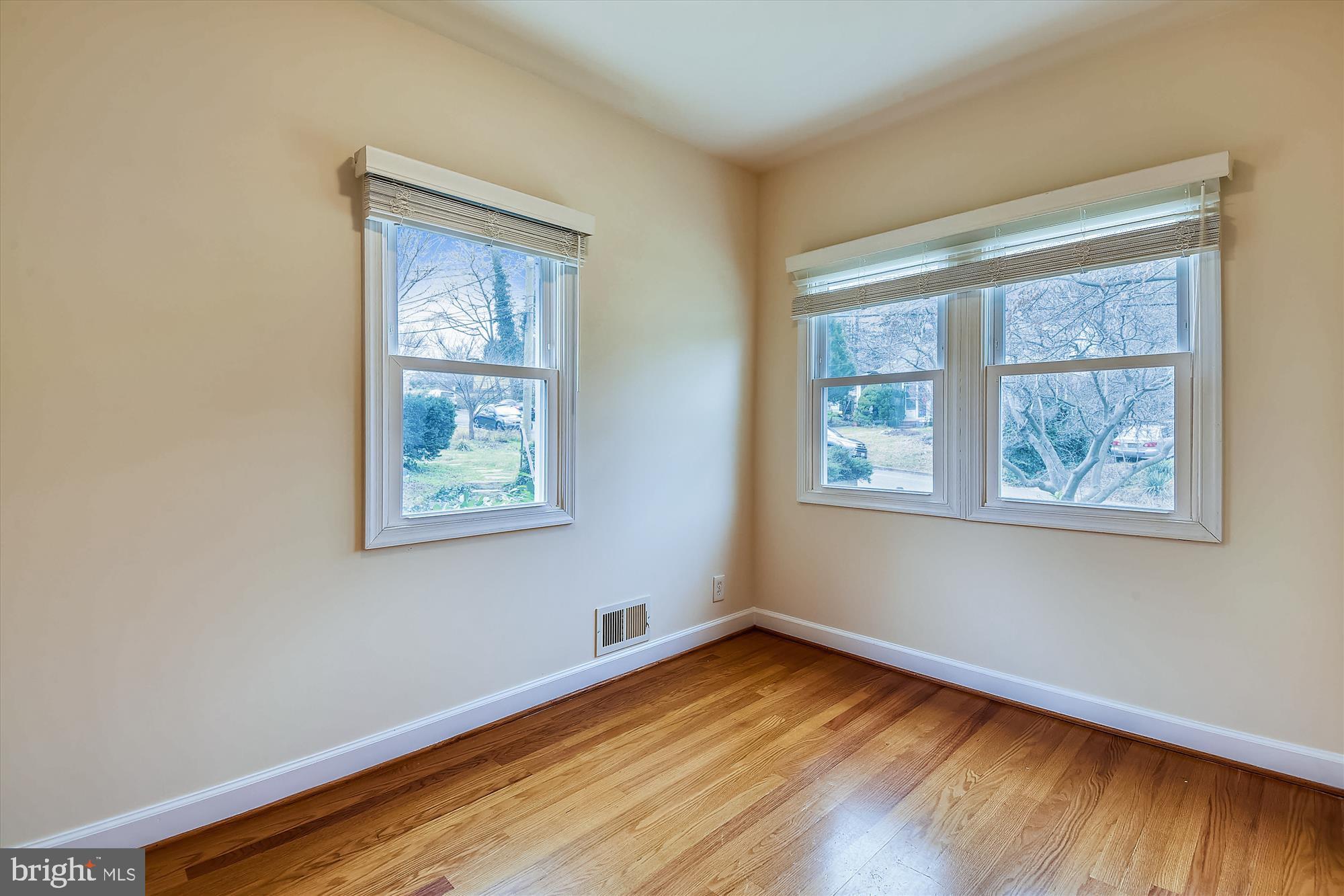 210 East Hamilton Avenue Silver Spring, MD 20901 - Photo 33 of 81