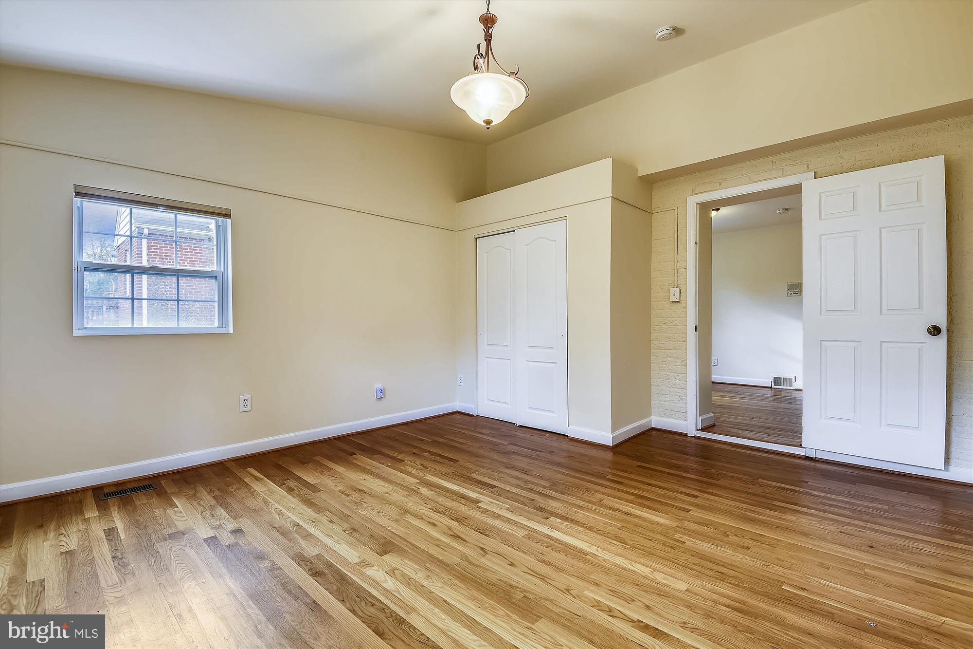 210 East Hamilton Avenue Silver Spring, MD 20901 - Photo 7 of 81