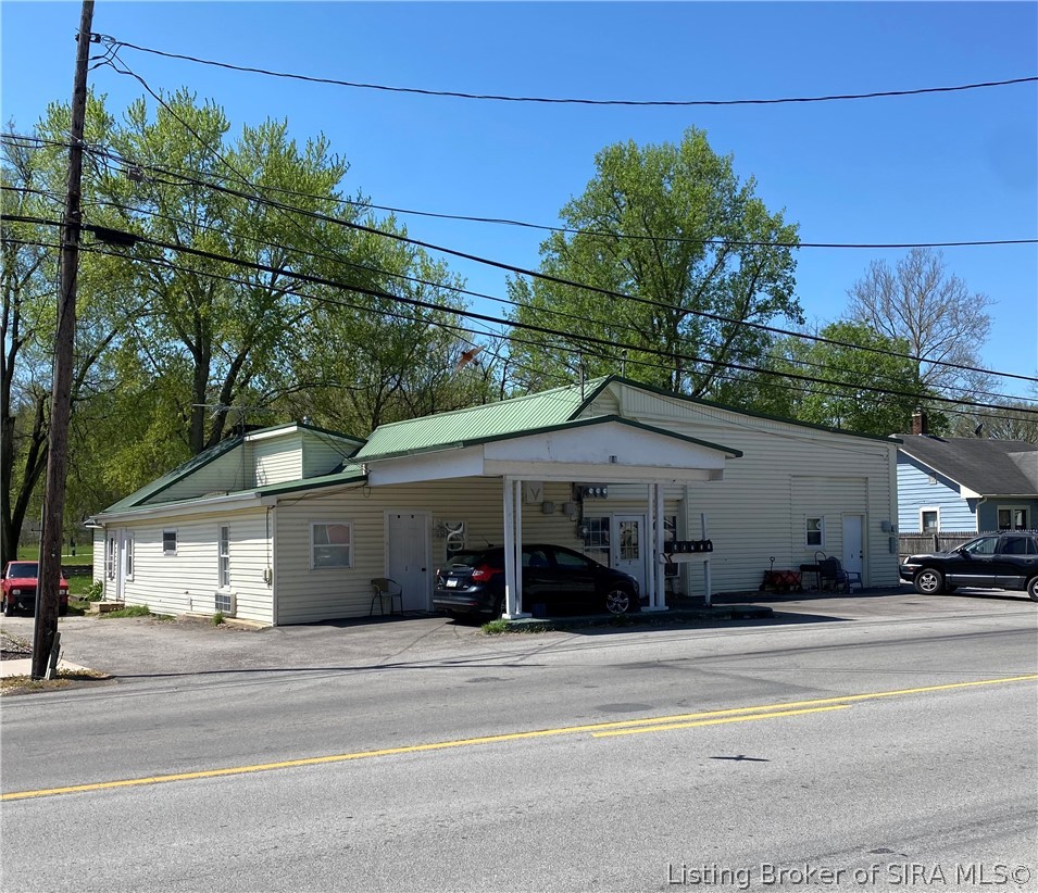 601 East Chestnut Street Corydon, IN 47112 - Photo 1 of 3