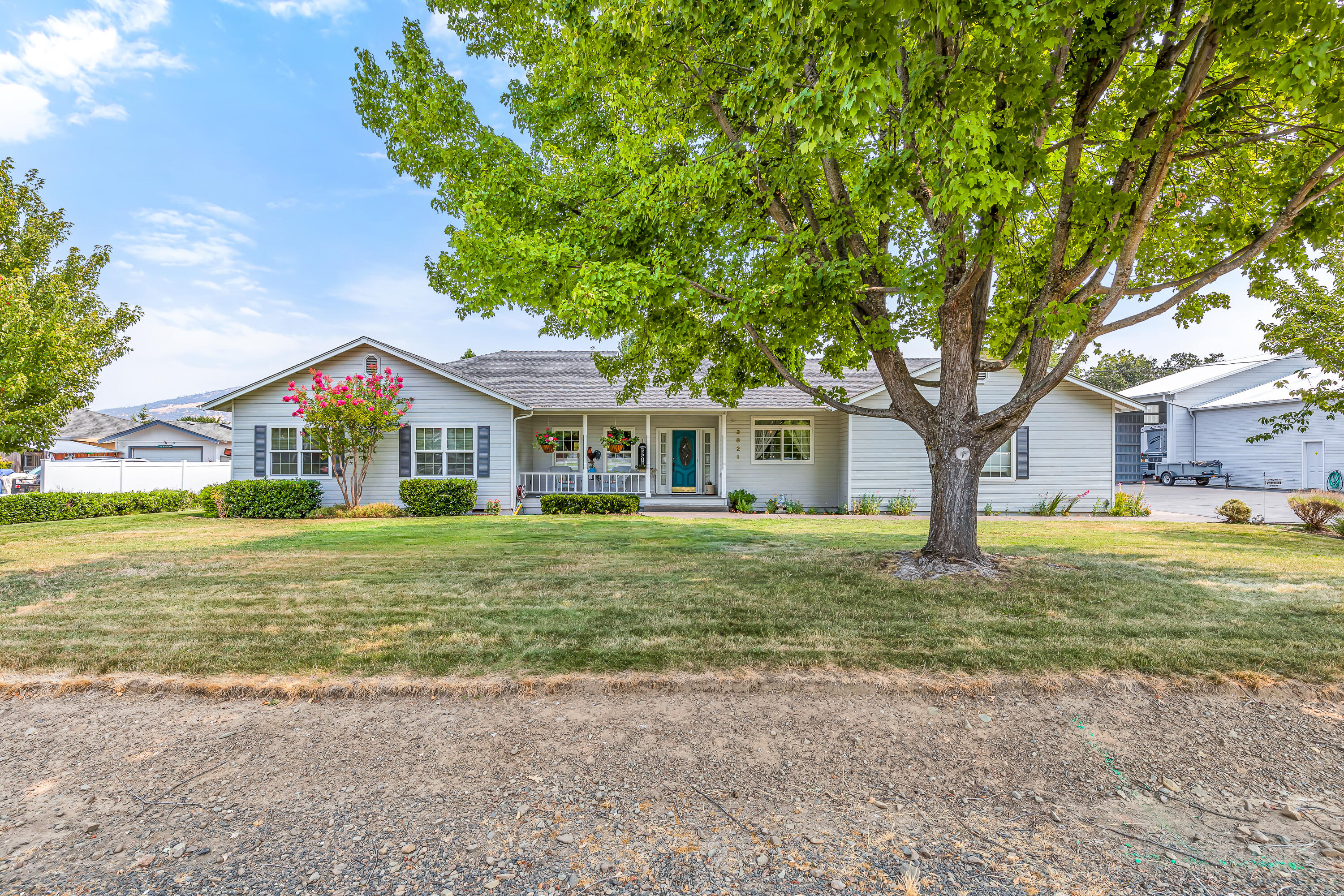 3821 Hilsinger Road Phoenix, OR 97535 - Photo 1 of 47 Front of house