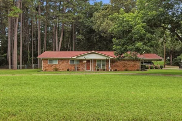 $215,000 | 100 County Road 1123, Daingerfield, TX 75638
