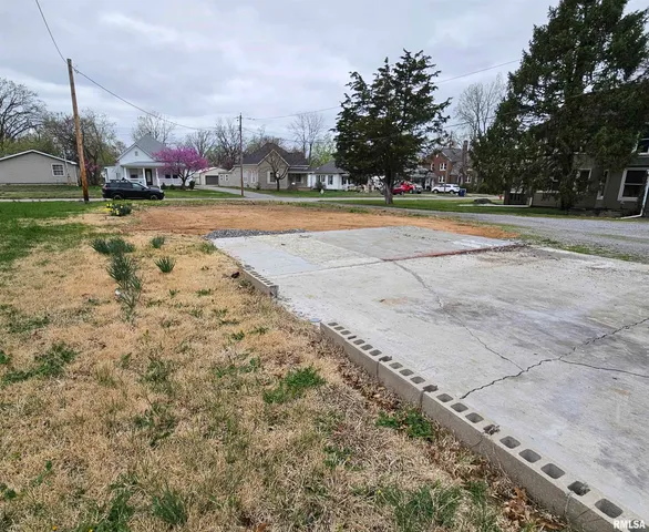 $12,500 | 618 South McKinley Street, Harrisburg, IL 62946