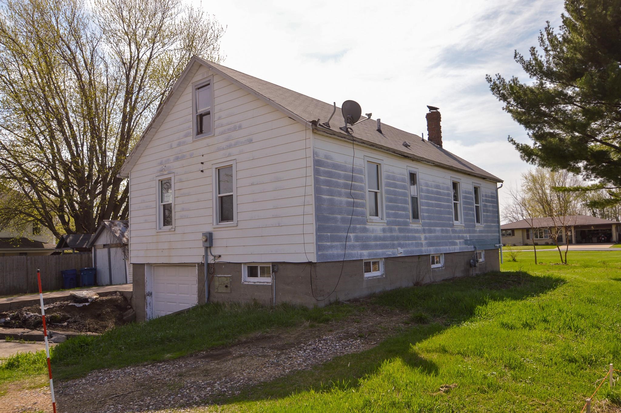 1605 28th Street Hazel Green, WI 53811 - Photo 2 of 25