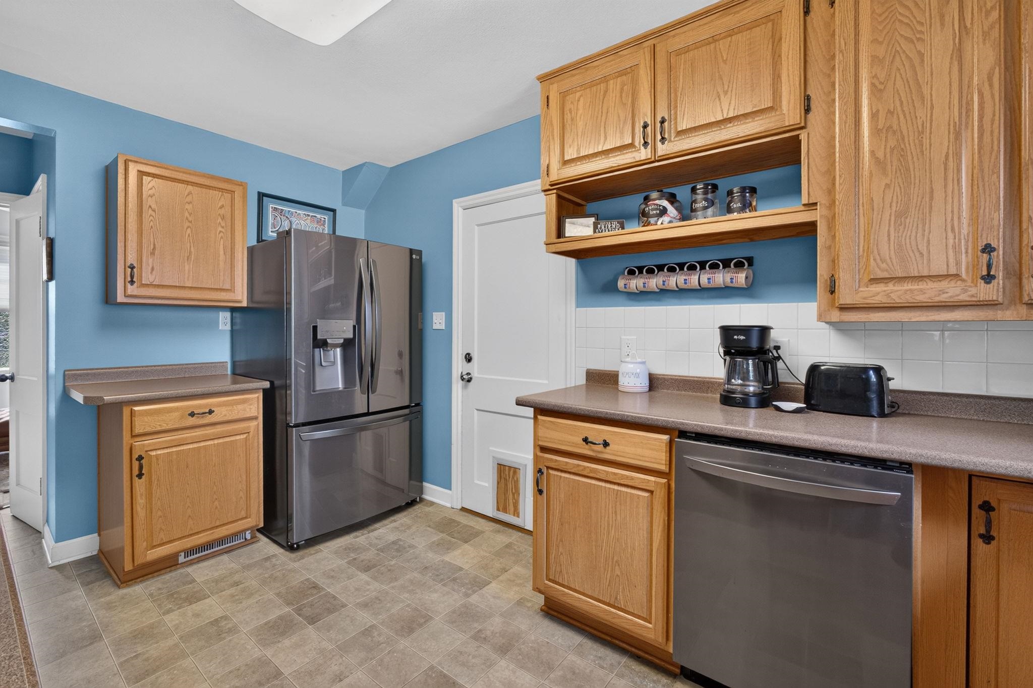 232 1st Street Menominee, MI 49858 - Photo 9 of 46